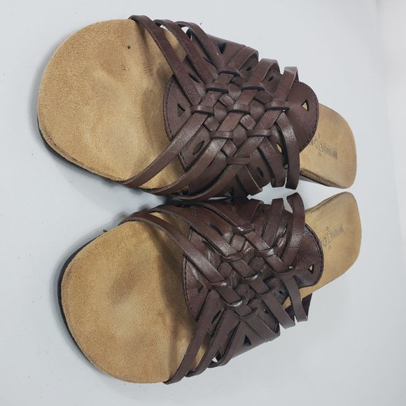 Minnetonka Low Wedge Heels Dark Brown 8 - Picture 5 of 7